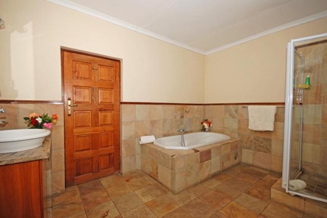 Hoopoe Haven Guest House Chartwell Экстерьер фото
