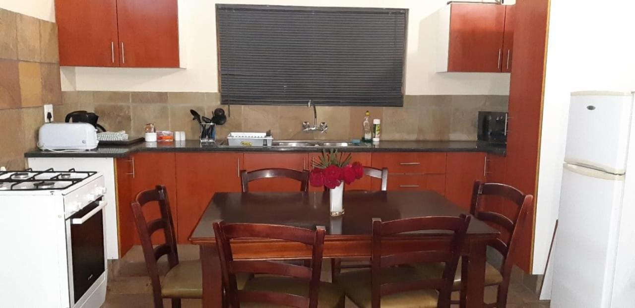 Hoopoe Haven Guest House Chartwell Экстерьер фото